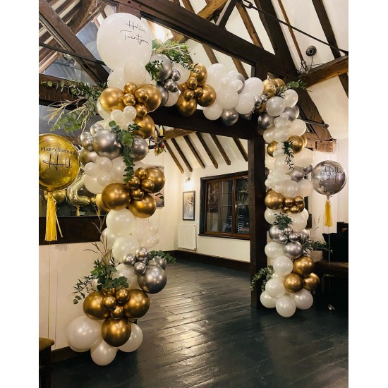 Golden and White Birthday Decoration Golden and White Birthday Decoration