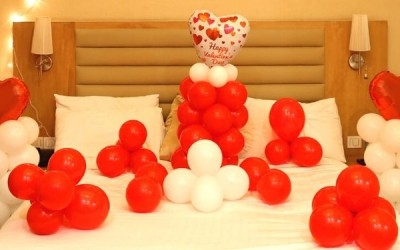 Looking for a Romantic Stay in Noida sector- 11?
