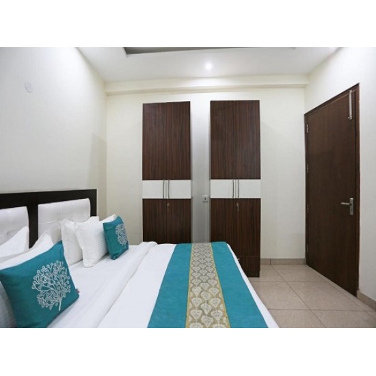 Surprise Ville Hotel Redisston Sector 66 (24 Hrs Stay)